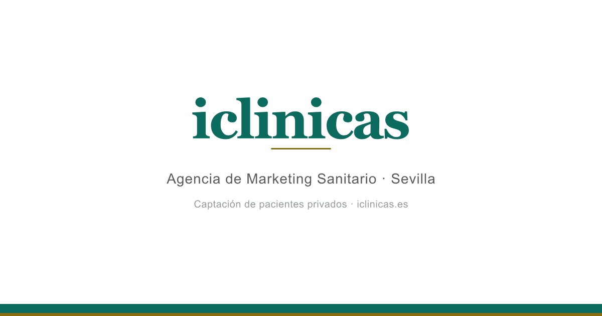 Gerente de clínica revisando la estrategia de SEO y captación de pacientes en un ordenador